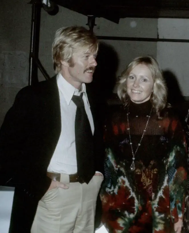 Albums 101+ Wallpaper Pictures Of Robert Redford's Wife Stunning