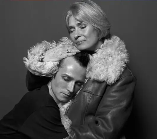 Mother of Scott Weiland with her son