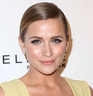 Shantel VanSanten novio