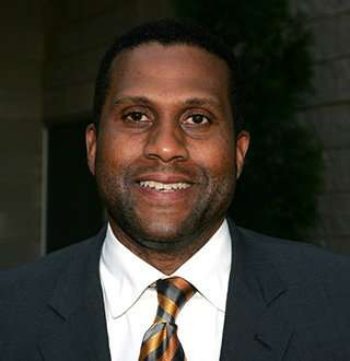 Tavis Smiley Finding Wife In Workplace! Getting Married Soon?