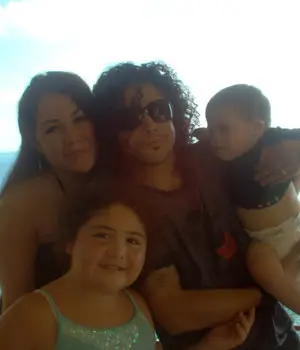 Vanessa Villanueva mit ihrem Ex-ehemannÃ'Â Chris Perez und Kinder